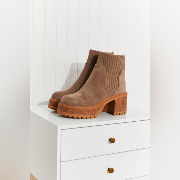 WeeBoo Strive For More Chunky Sole Sock Booties - Picture 3 of 7